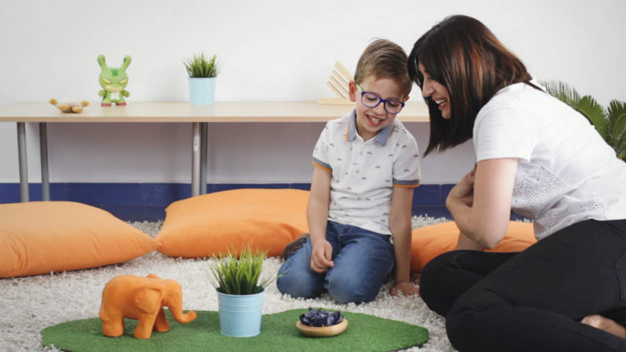 Estimular el oido de niños sordos