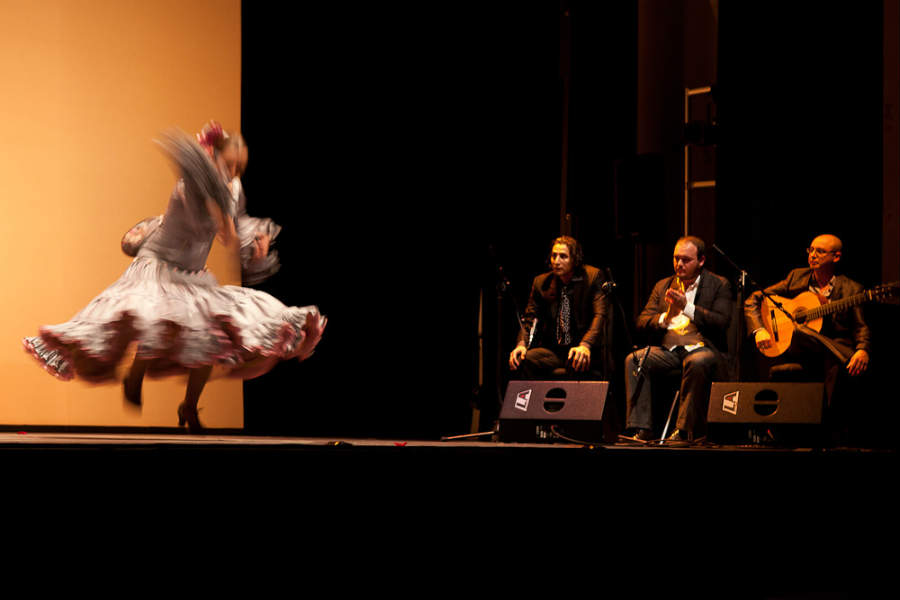 la-nina-de-los-cupones